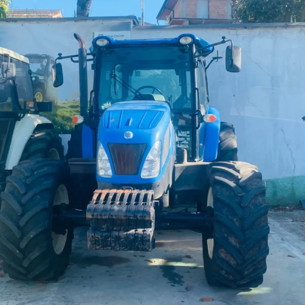 NEW HOLLAND TD5 105